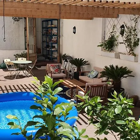 Homestay De Standing Raval