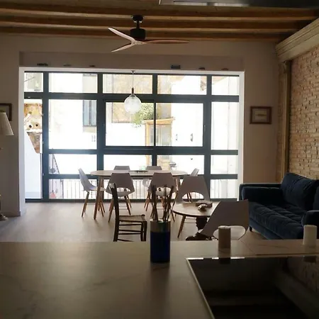 De Standing Raval Barcelona